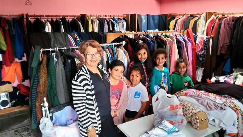 pfarreien_brasilien_Bazar_com_roupas_usadas_web_800
